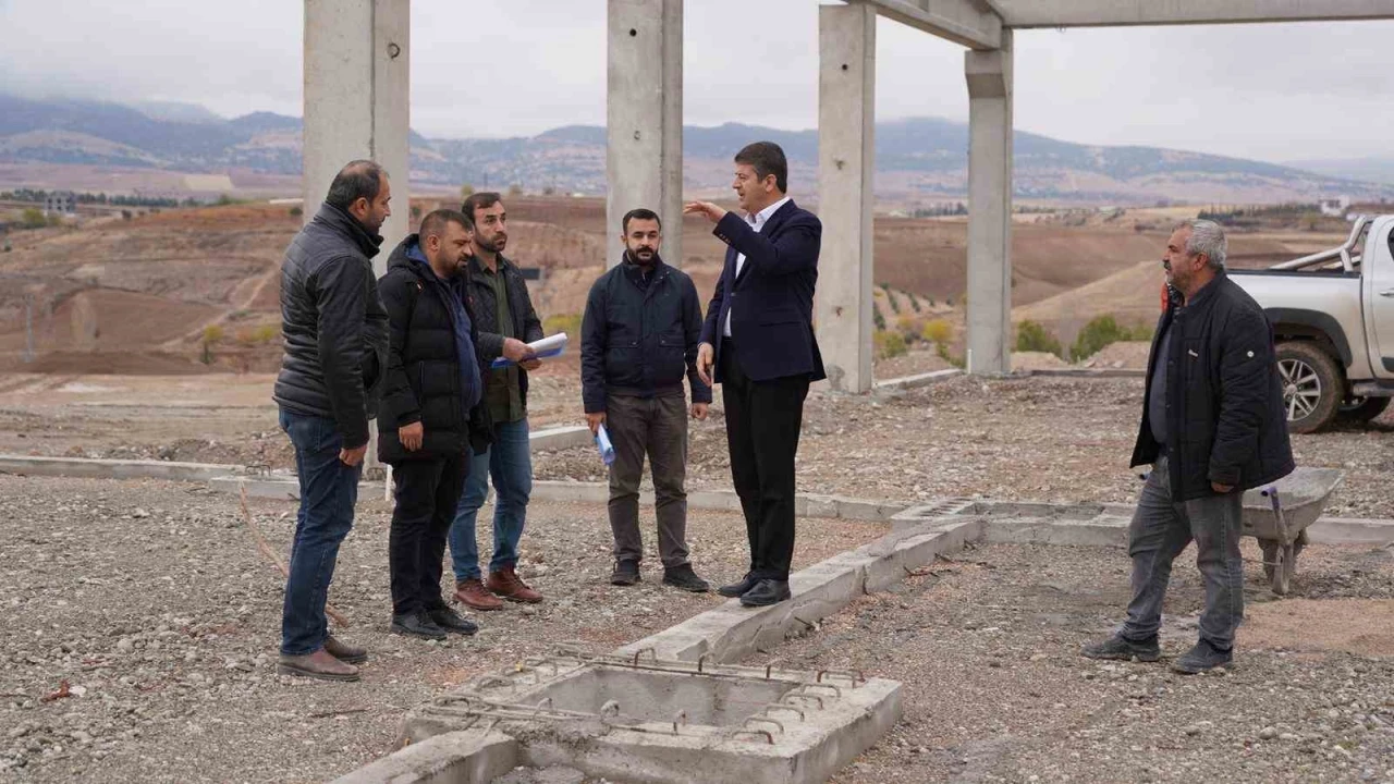 Kesimhane ve Hayvan Pazarı İnşaat Çalışmalarını Yerinde İnceledi