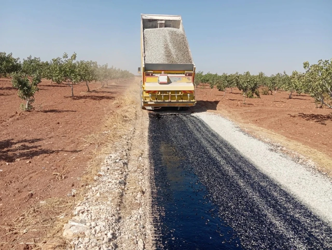 Kırsal Mahallelerdeki Yol Sorunu  Belediyelerle  Çözülüyor