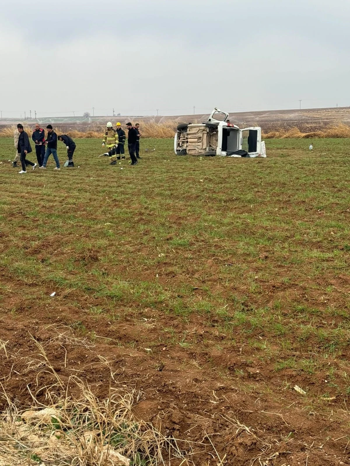  Kontrolden Çıkan Hafif Ticari Araç Takla Attı 2 Ölü, 4 Yaralı