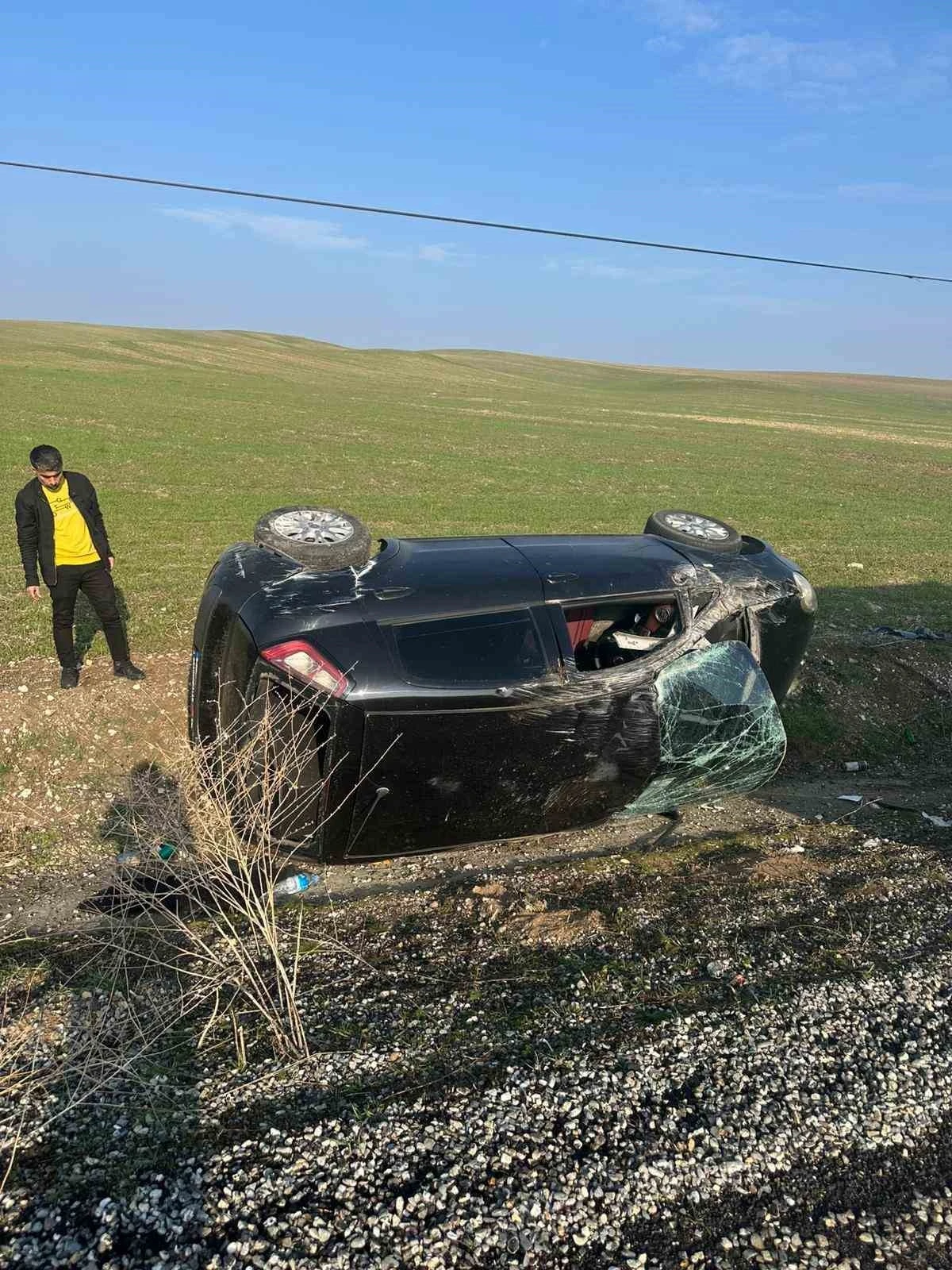 Kontrolden Çıkan Otomobil Takla Attı 1 Kişi Yaralandı