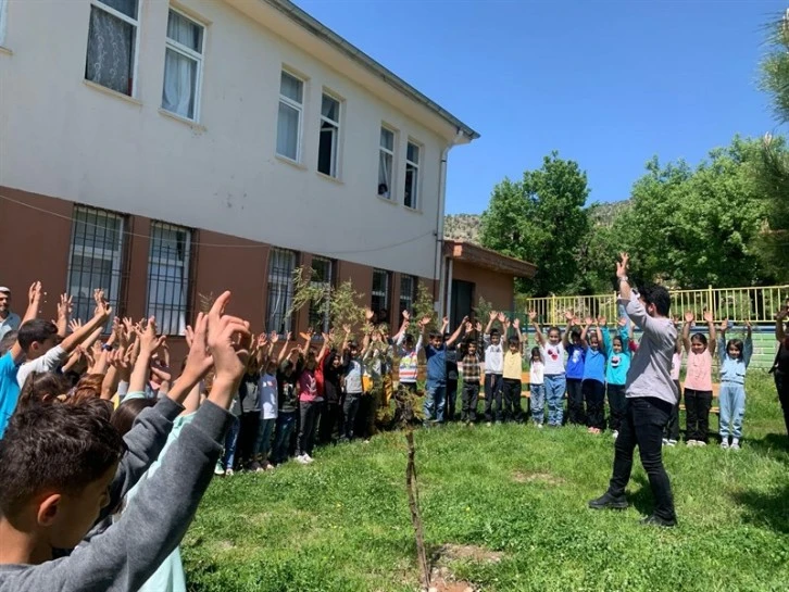 Kozluk'ta Öğrenciler İçin Etkinlik: "Haydi Umutla Gülümse"