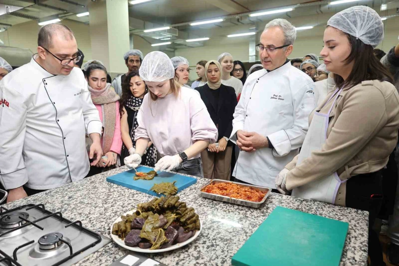  Kültürel Buluşma: Uluslararası Öğrenciler Türk Mutfağını Keşfetti