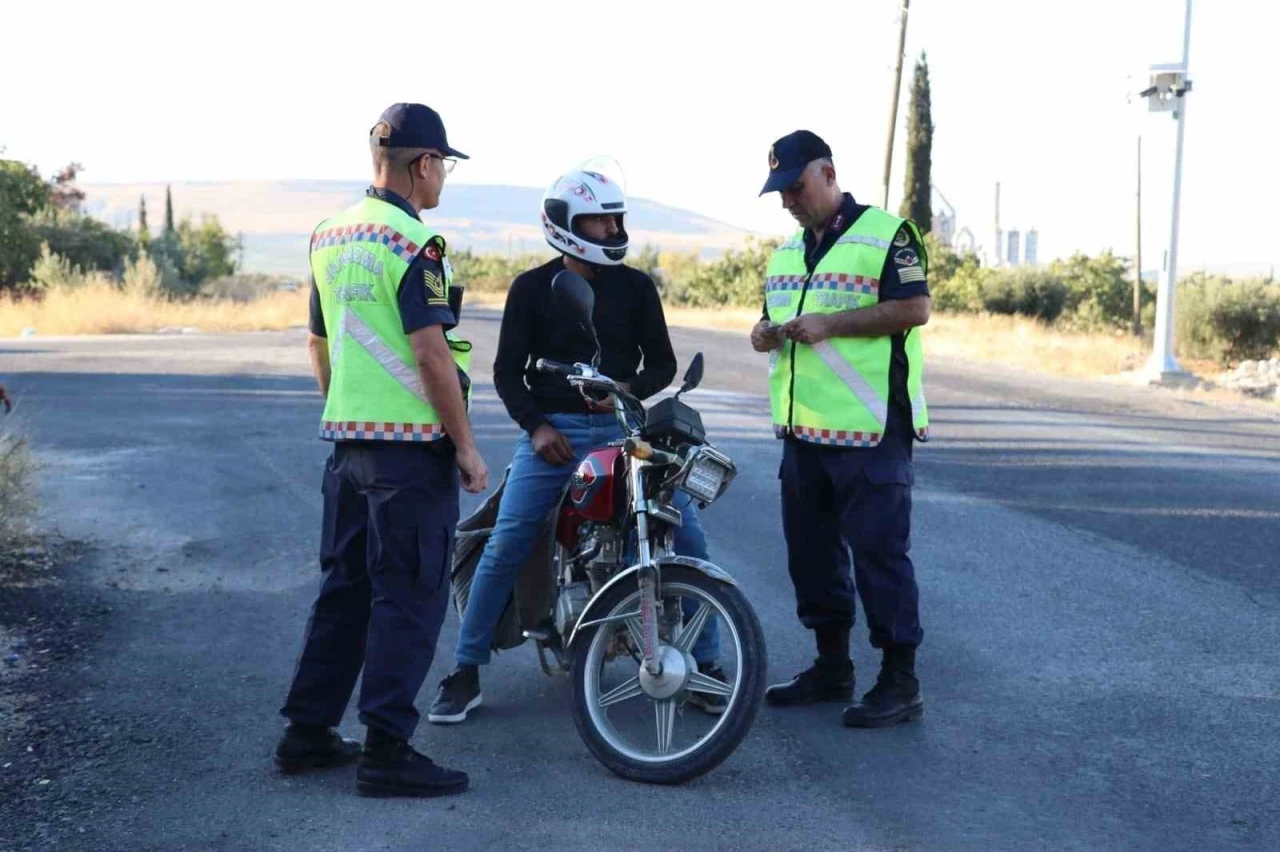 Motosiklet Denetimlerinde 196 Sürücüye Para Cezası Kesildi