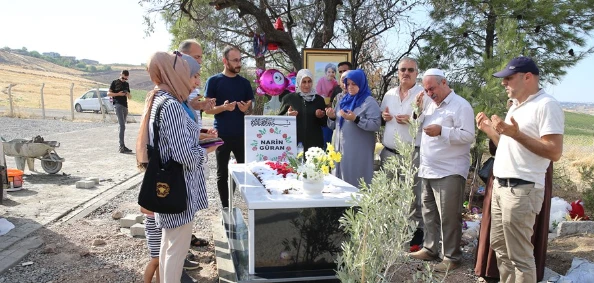  Narin Güran'ın Mezarına Ziyaretler Devam Ediyor