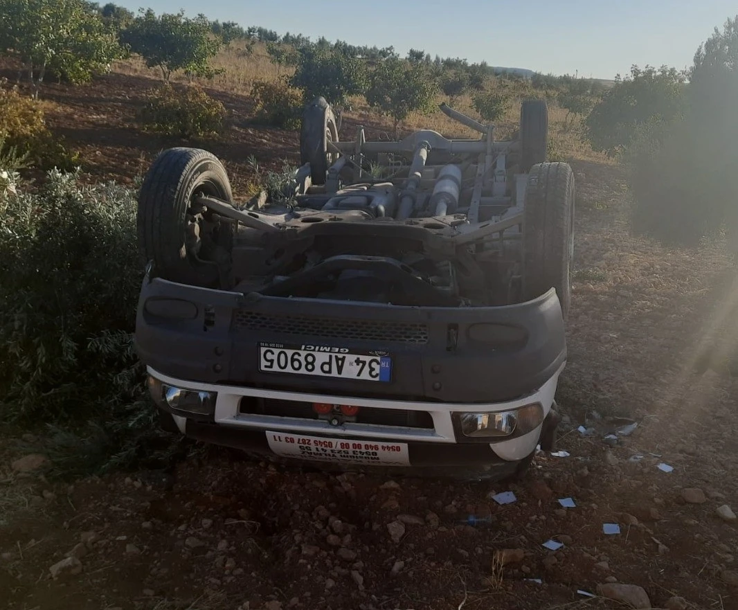 Otomobil Devrildi: Şanlıurfa'da 5 Kişi Yaralandı