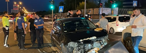  Otomobil, Motosiklet ve Yayalara Çarptı: 5 Kişi Yaralandı