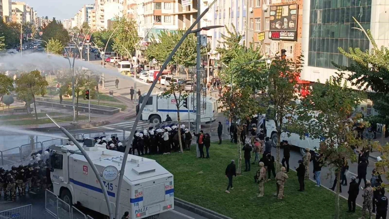 Protestolar Sırasında 6 Polis Yaralandı, 67 Gözaltı