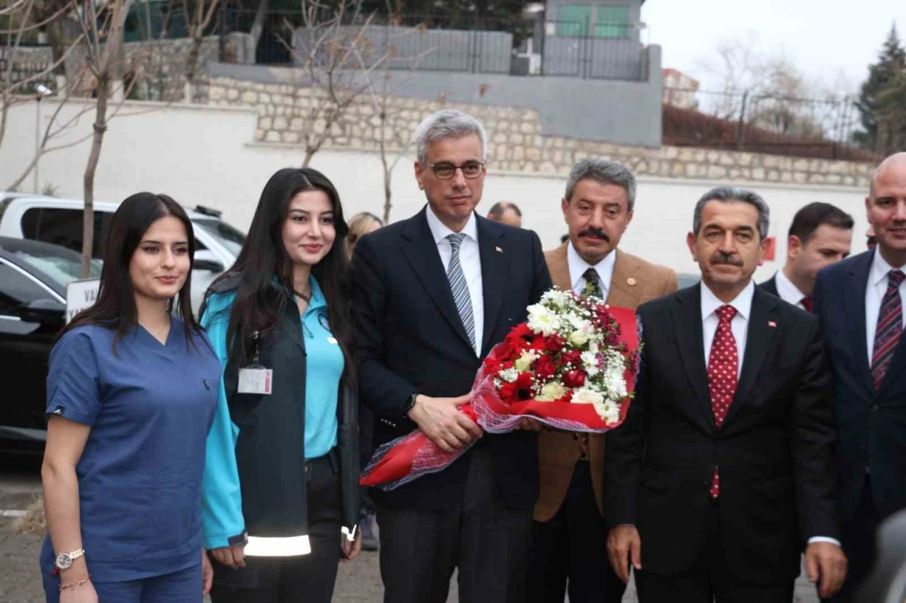 Sağlık Bakanı Kemal Memişoğlu, Doğurganlık Oranında Türkiye’ye Örnek Oluyor&quot;