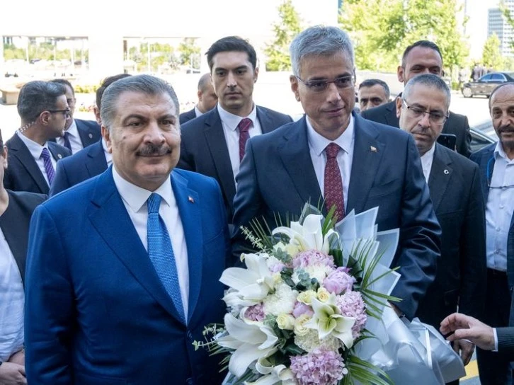 Sağlık Bakanı Memişoğlu Görevi Devraldı: Türkiye'nin Sağlık Vizyonu Yeni Dönemde Şekilleniyor