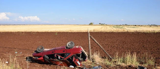  Şarampole Devrilen Otomobilde 4 Kişi Yaralandı