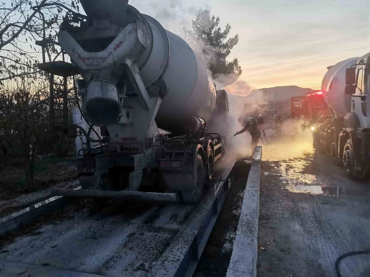 Seyir Halindeki Beton Mikseri Kül Oldu Ne Oldu da Alev Aldı?