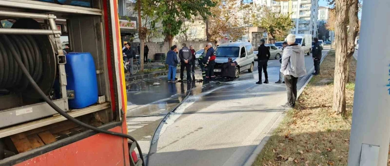 Seyir Halindeyken Yanan Otomobil Korkuttu