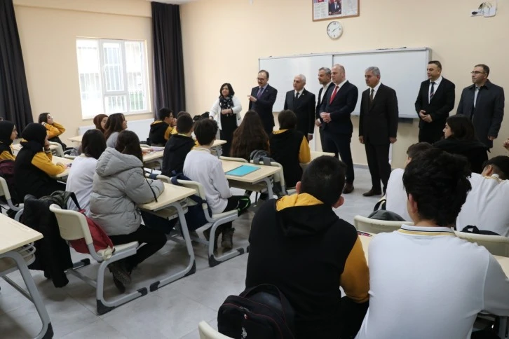 Siirt'te 89 Milyon Liraya İnşa Edilen Okulda İlk Ders Heyecanı