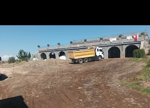  Siverek İlçesinde Yol Altyapı ve Hizmet Evleri Çalışmaları Devam Ediyor