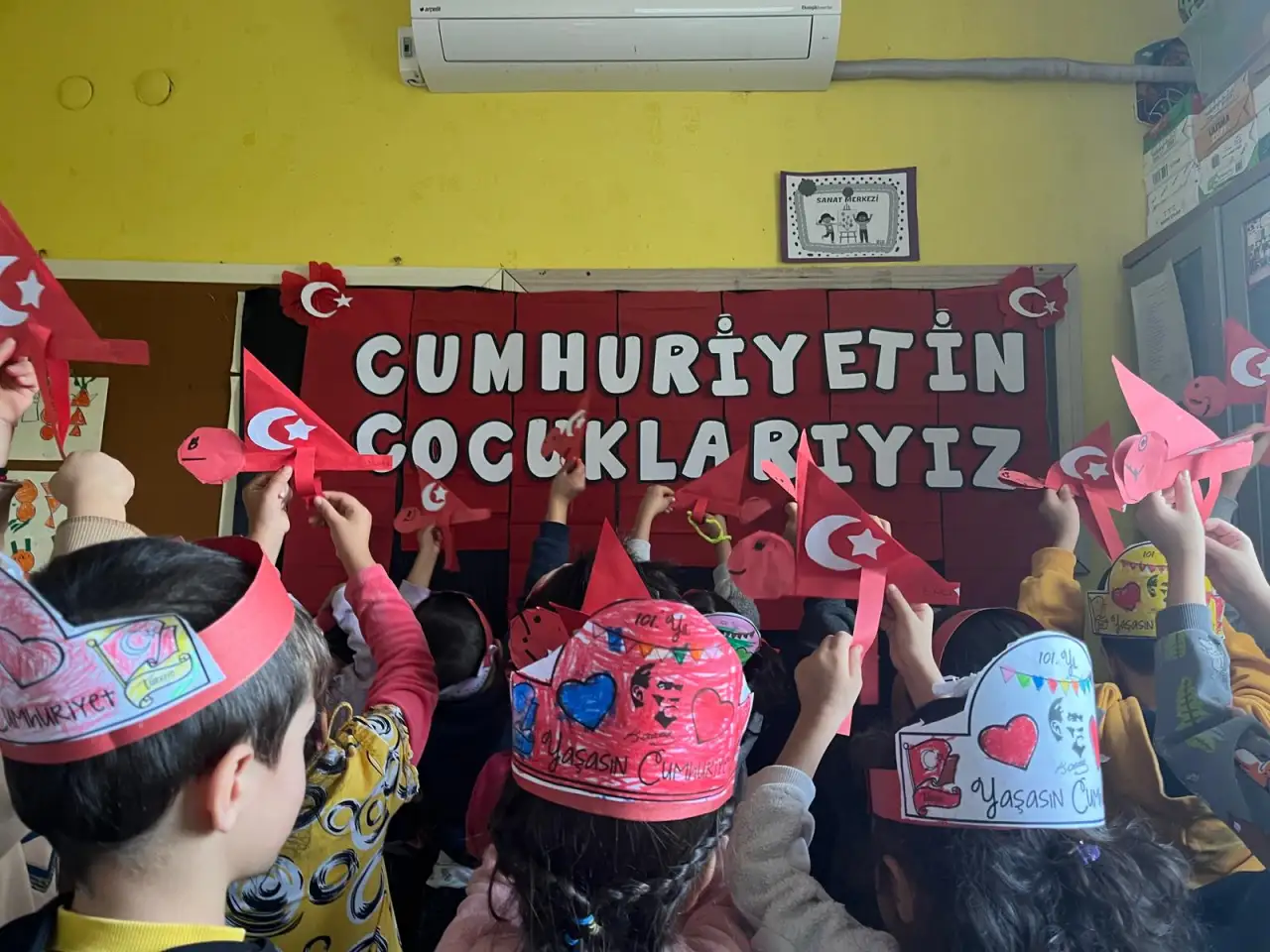 Siverek Yavuz Selim Anaokulu Öğrencilerinden Coşkulu Cumhuriyet Kutlamaları