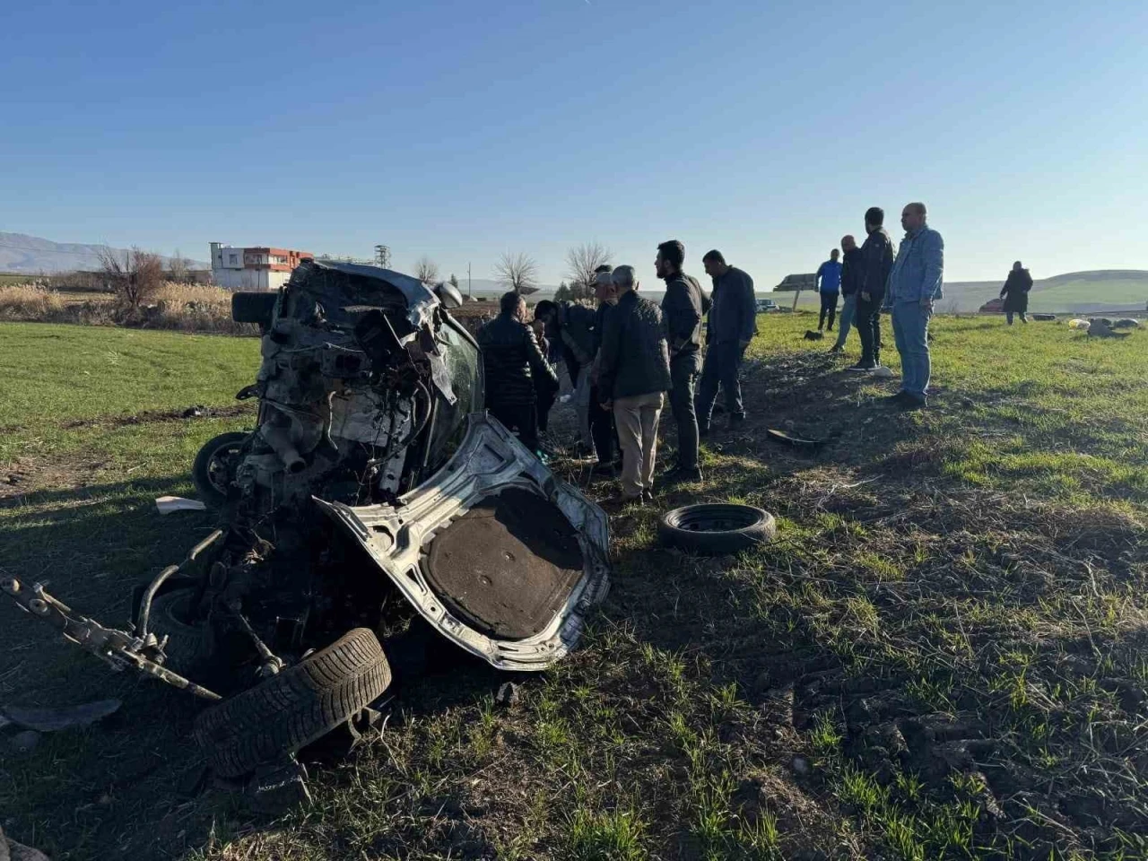 Takla Atan Otomobil Hurdaya Döndü 2 Yaralı