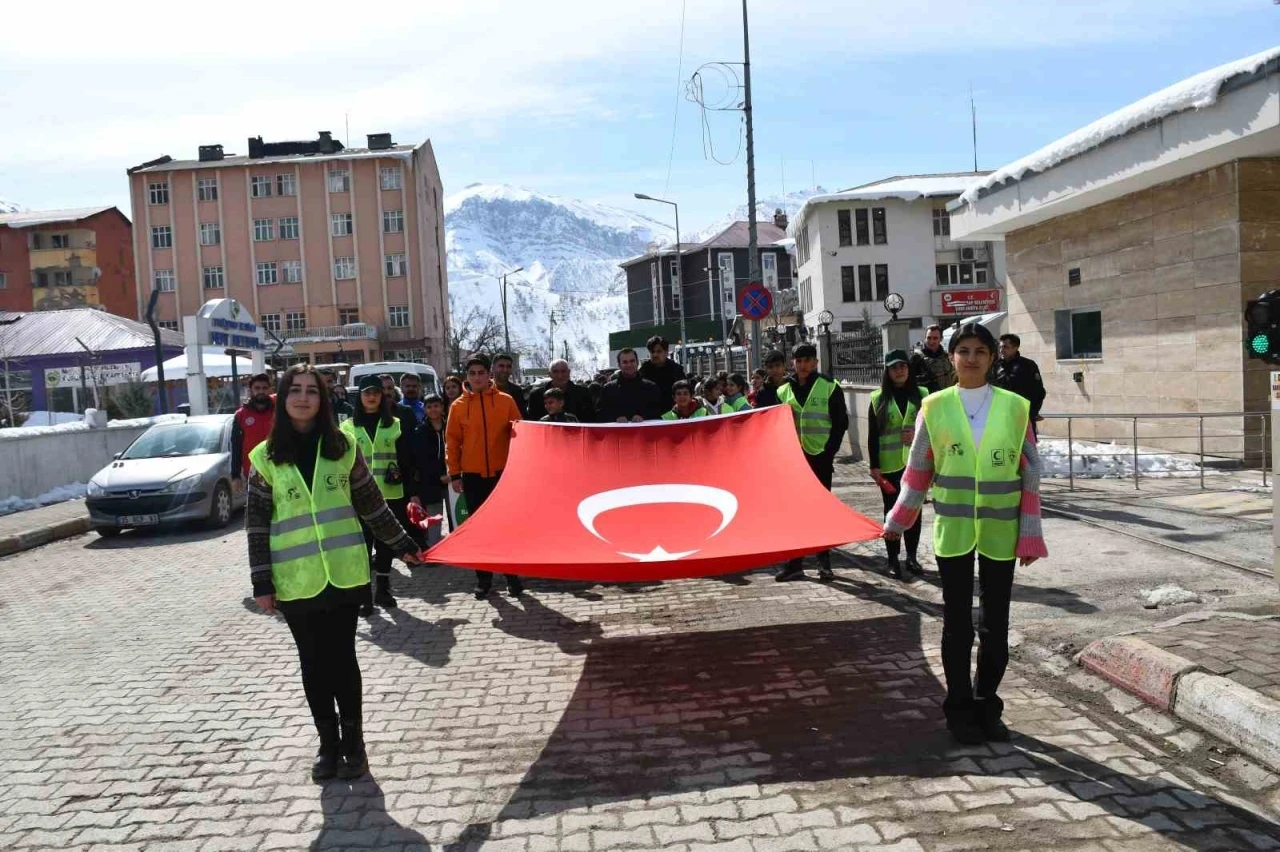 Türk Bayraklı Sağlıklı Yaşam Yürüyüşü: Yeşilay Haftası Coşkusu