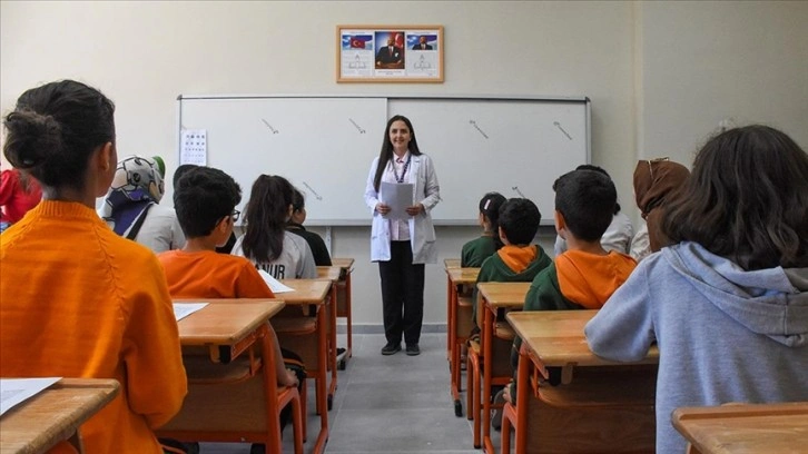 Van'da Eğitimde Sağlık Hareketi Projesi Öğrencilere Ulaştı