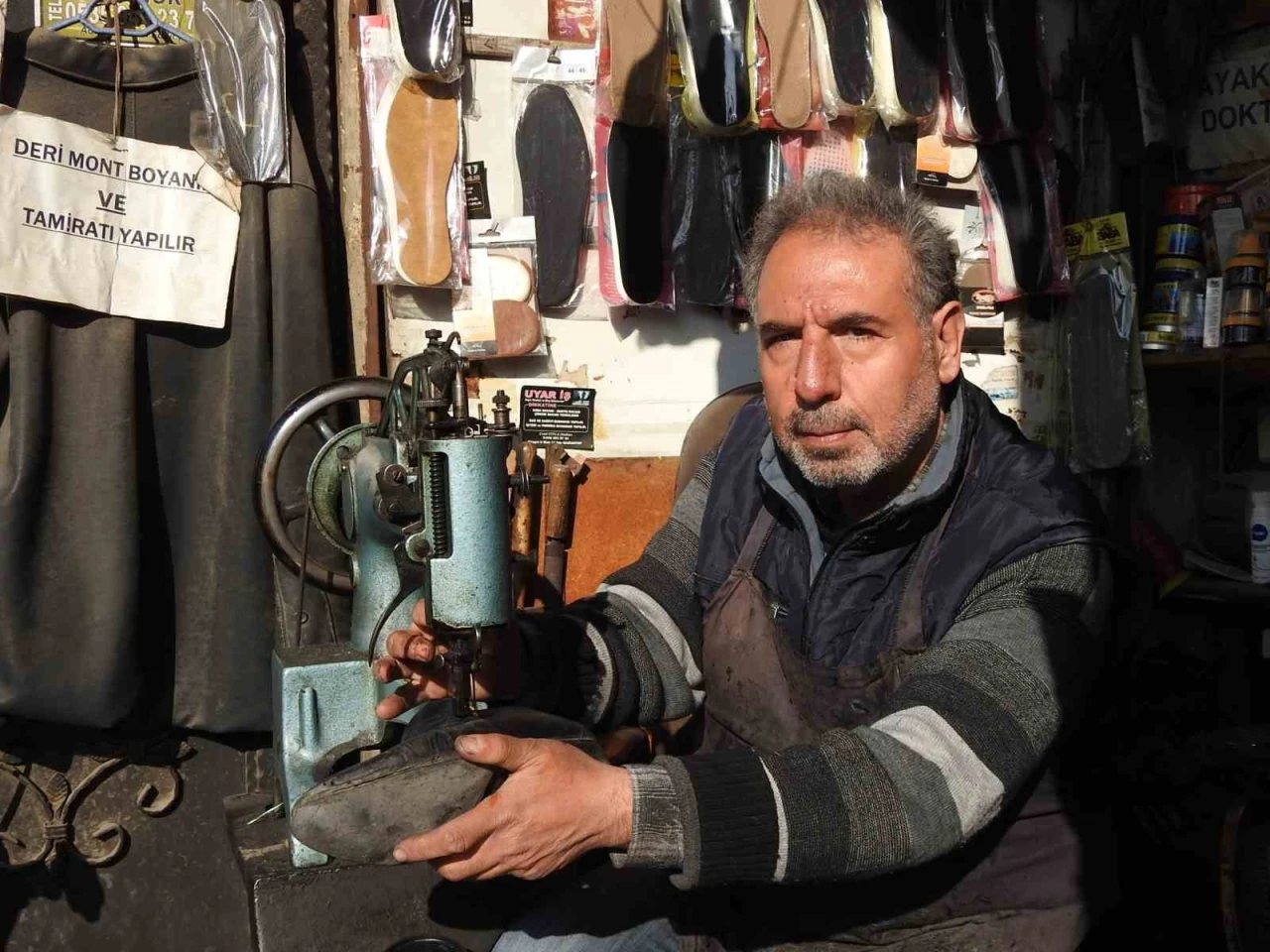 Vatandaşlar Ayakkabı Satın Almak Yerine Tamir Ettirmeyi Tercih Ediyor