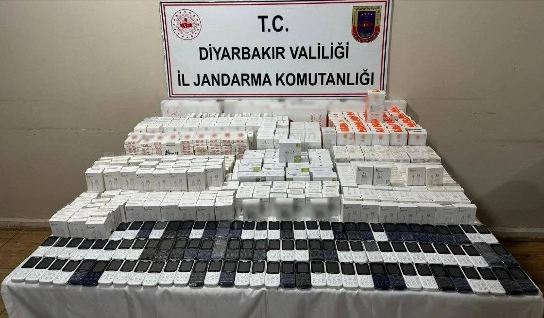 Yol Kontrolünde 1 Milyon 20 Bin TL Değerinde Kaçak Ürün Ele Geçirildi