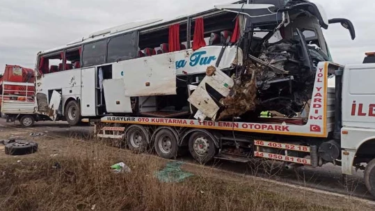 Yozgat'ta Yolcu Otobüsü Kazası: 1 Ölü, 18 Yaralı