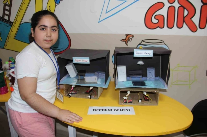 Zeki Çocukların Yaratıcı Tasarımlarında "Deprem" ve "Gazze" Temaları Ön Planda