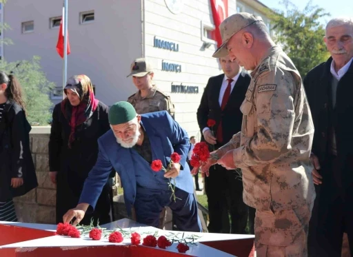 17 Şehit Asker Dualarla Anıldı