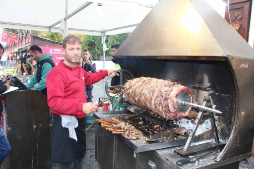 2. Gastronomi Festivalinde Erzurum Çağ Kebabına Yoğun İlgi