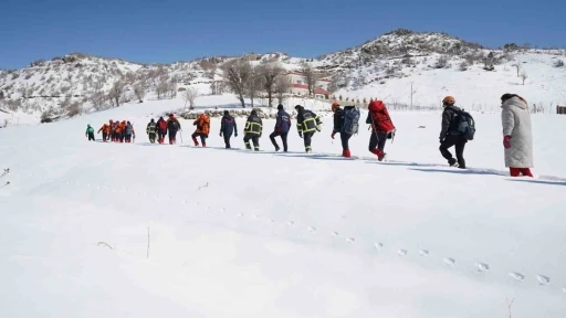 25 Kişilik Çığ Timi 7/24 Göreve Hazır