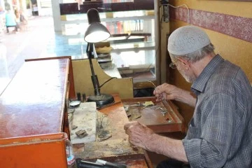 70 Yıllık Kuyumcu Mesleğini Aşkla Sürdüren Mahmut Özçelebi