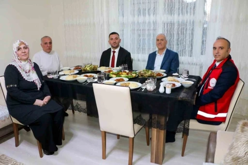 Aile ve Sosyal Hizmetler Bakanlığı Personeli Şehit Aileleriyle İftarda Buluştu