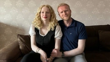 Albinizmli çift farkındalık için sosyal medyada birlikte mücadele ediyor