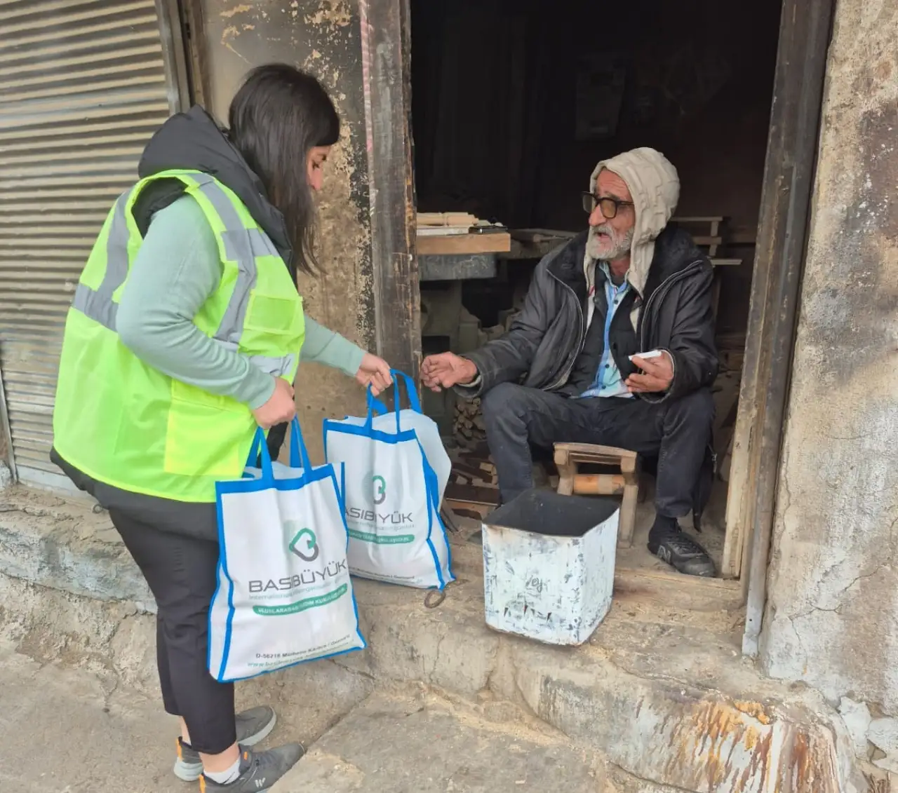 Başıbüyük Siverek'te İhtiyaç Sahiplerine Umut Oluyor