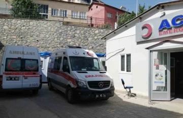 Çelikhan'da Baraka Yangını: 4 Kişi Hastaneye Kaldırıldı