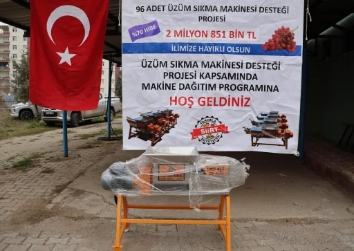 Çiftçilere Üzüm Sıkma Makinesi Hibe Edildi