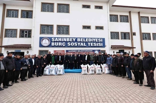  Çiftçilere ve Besicilere 7 Bin Ton Hayvan Yemi Desteği