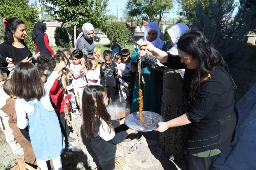 Çocuklar İçin Bağ Bozumu ve Bulamaç Etkinliği