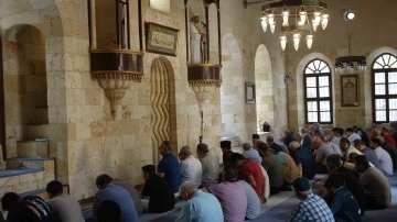 Deprem Sonrası Hasar Gören Kozluca Camii, Cemaatine Yeniden Kavuştu