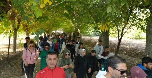 Depremzede Öğretmenler Doğayla İç İçe Bir Araya Geldi