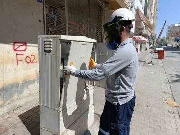 Dicle Elektrik,  Kırılan 3 Bin Elektrik Panosunu Onardı