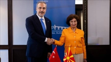Dışişleri Bakanı Fidan, Üsküp'te Kuzey Makedonya Cumhurbaşkanı Davkova ile bir araya geldi