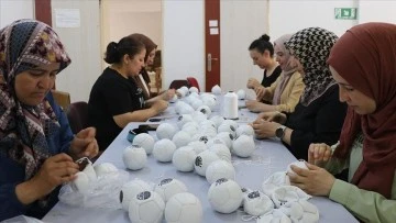 El Dikimi Top Üretimi: Burdur'da Kadınların Geçim Kapısı