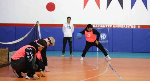 GAÜN'de Engelleri Aşan Goalball Maçı Engelli ve Engelli Olmayanlar Aynı Sahada