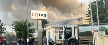 Gaziantep'te Elyaf Fabrikasında Çıkan Yangın Başarıyla Söndürüldü