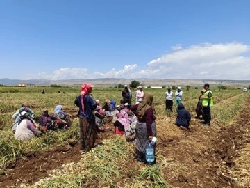 Gaziantep'te Mevsimlik Tarım İşçilerine Jandarma'dan Trafik Güvenliği Eğitimi