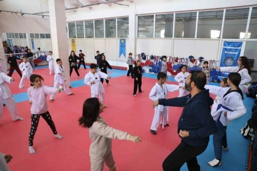 Gençler İçin Ücretsiz Spor Kursları Başladı