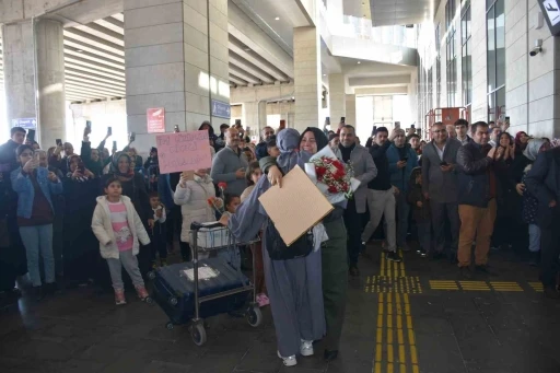 Gençler Kutsal Topraklardan Döndü