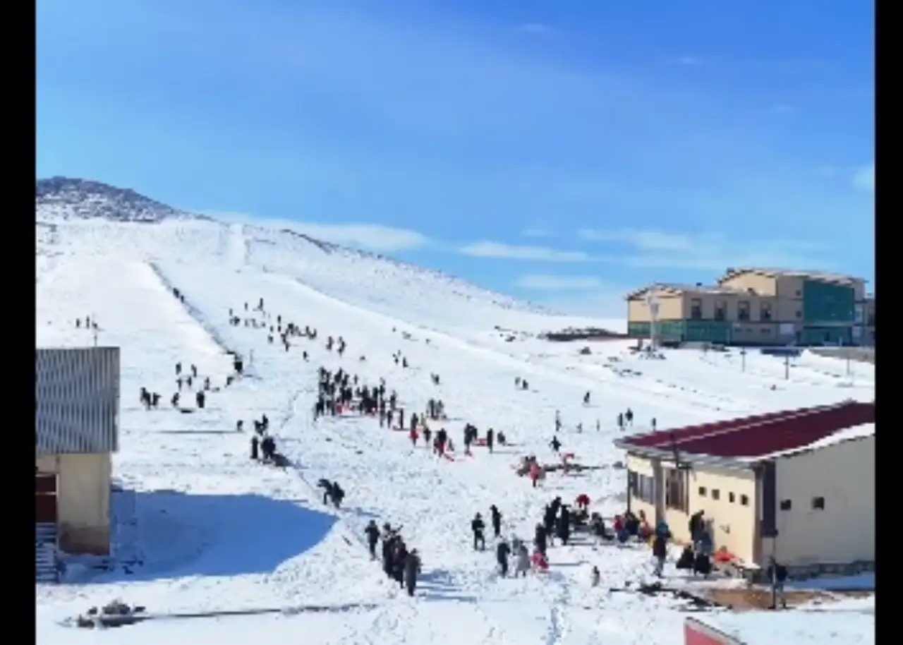 Hafta Sonu Karacadağ Kayak Merkezi Ziyaretçilerini Ağırladı