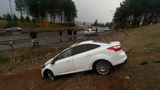 Hasta Ziyaretine Giden Arkadaşlar Kaza Yaptı 3 Yaralı