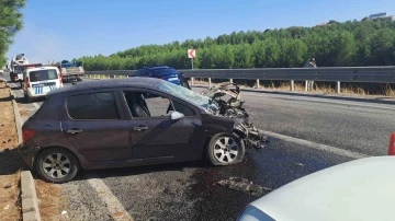 Hurdaya Dönüşen Araçtan Üç Kişi Kurtuldu